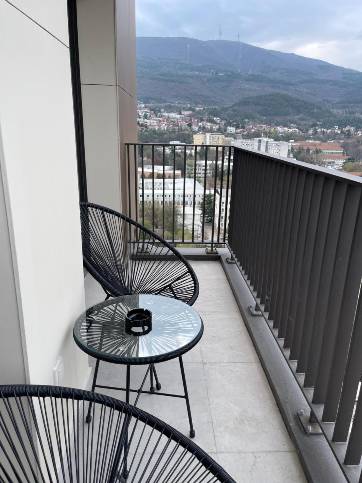 180° View Apartment In Diamond Building Скоп'є Екстер'єр фото