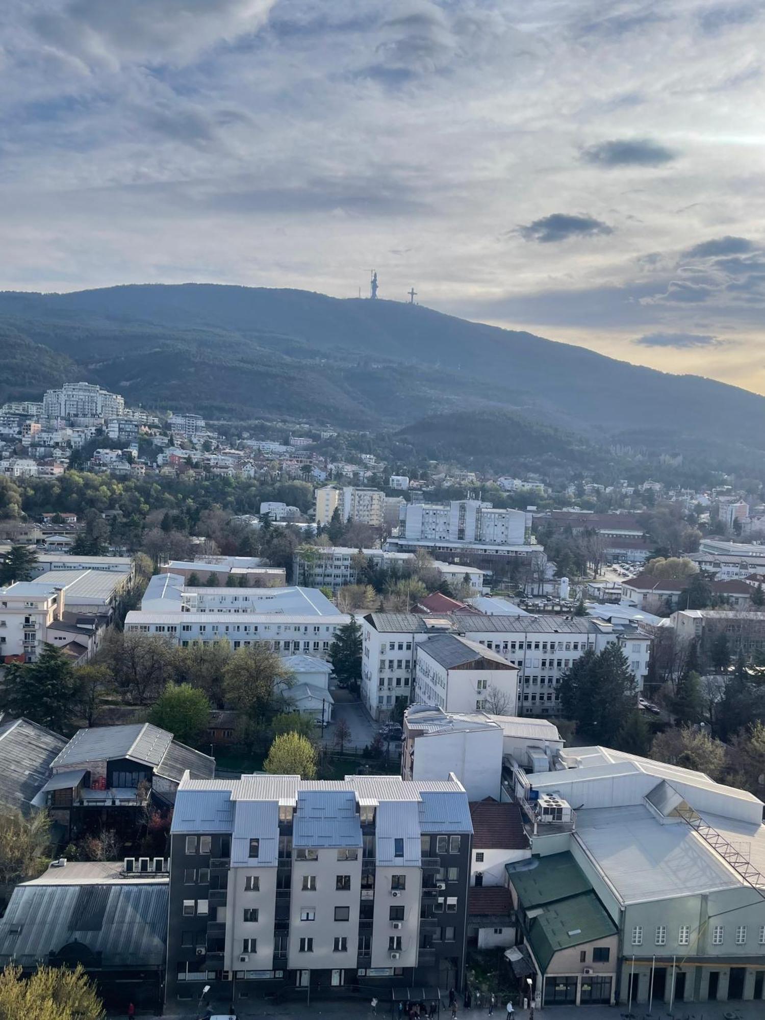 180° View Apartment In Diamond Building Скоп'є Екстер'єр фото