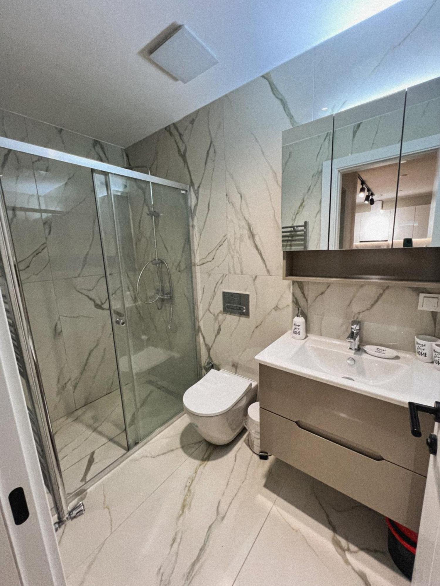 180° View Apartment In Diamond Building Скоп'є Екстер'єр фото