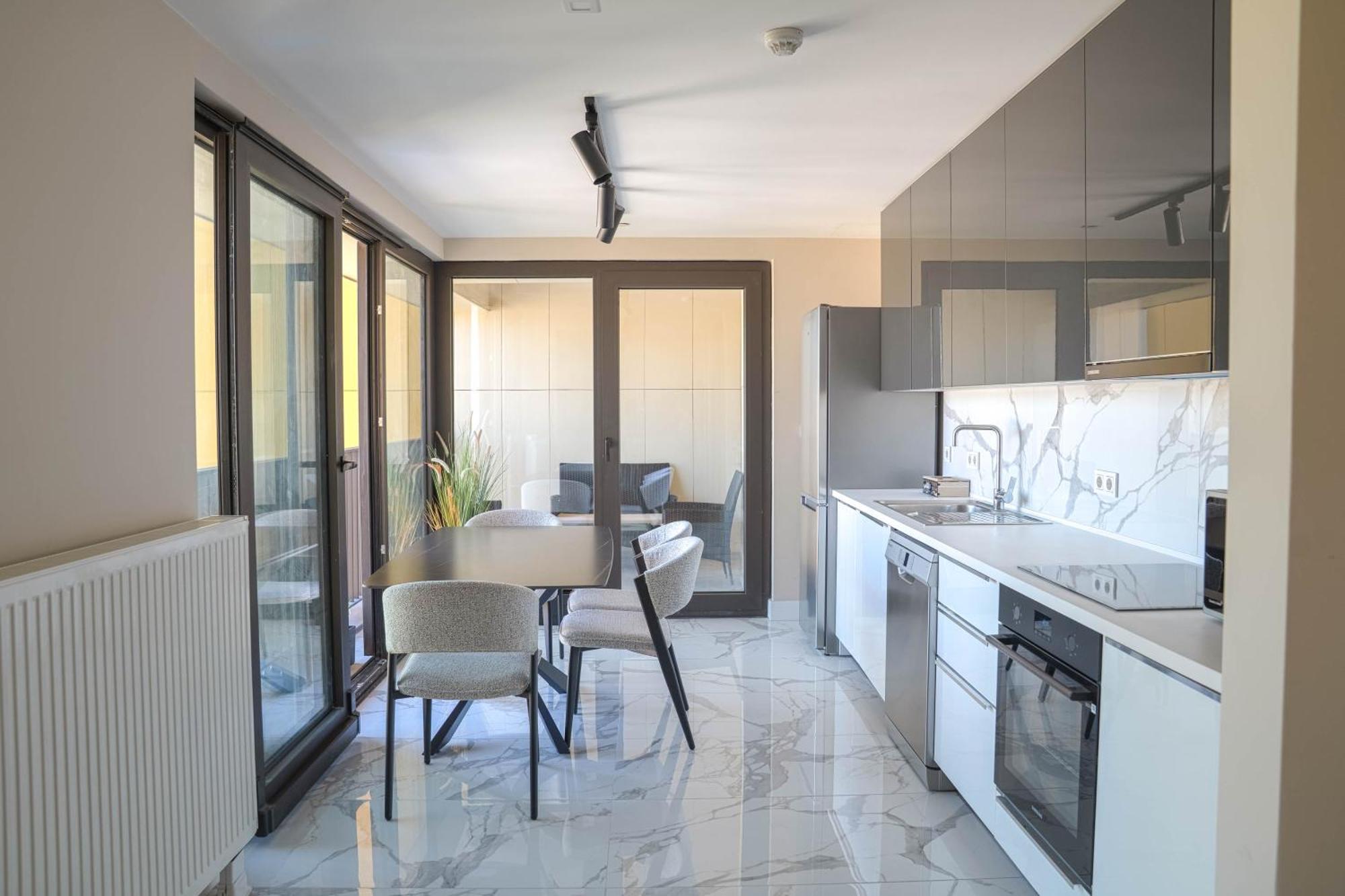 180° View Apartment In Diamond Building Скоп'є Екстер'єр фото