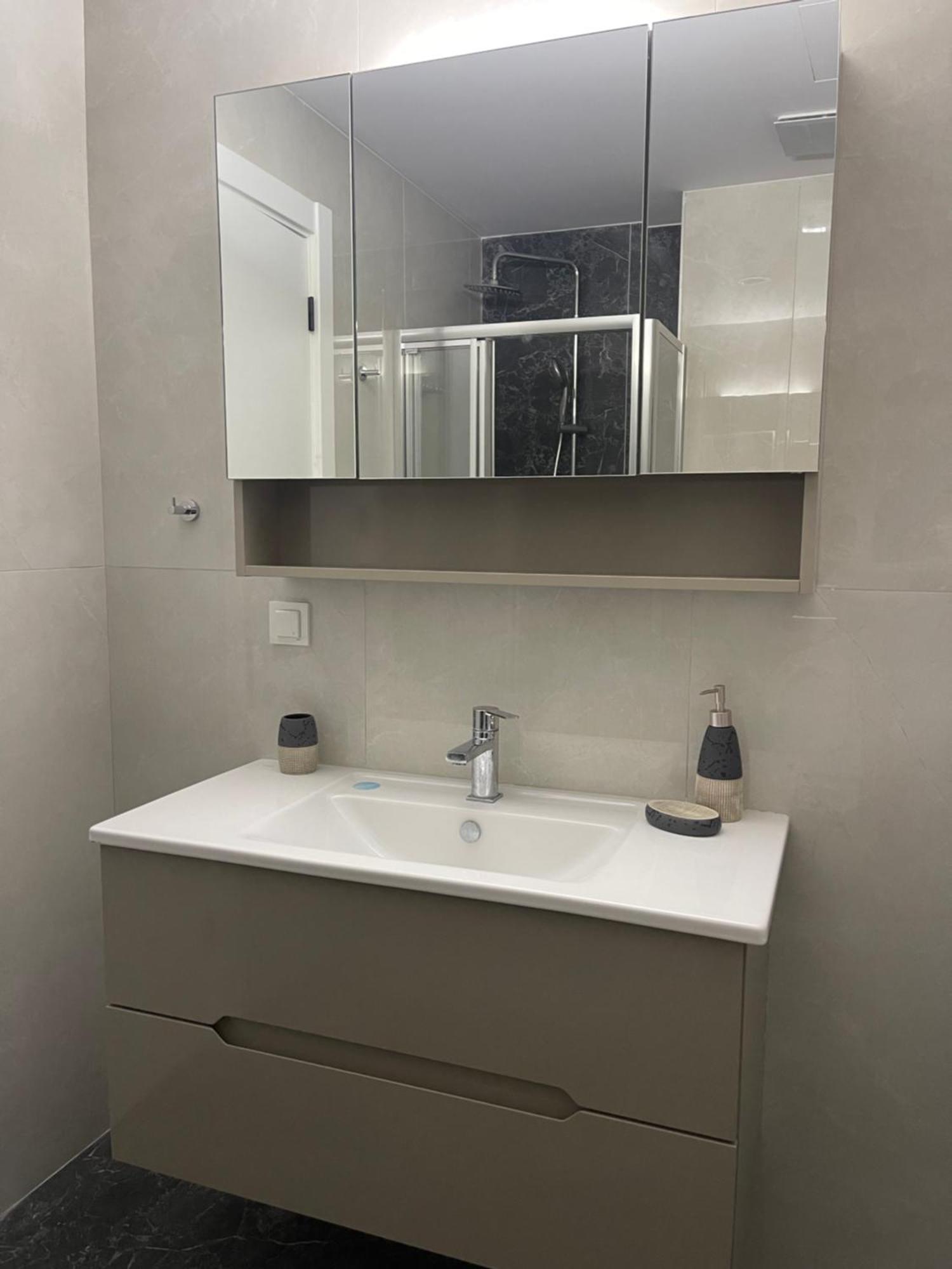 180° View Apartment In Diamond Building Скоп'є Екстер'єр фото