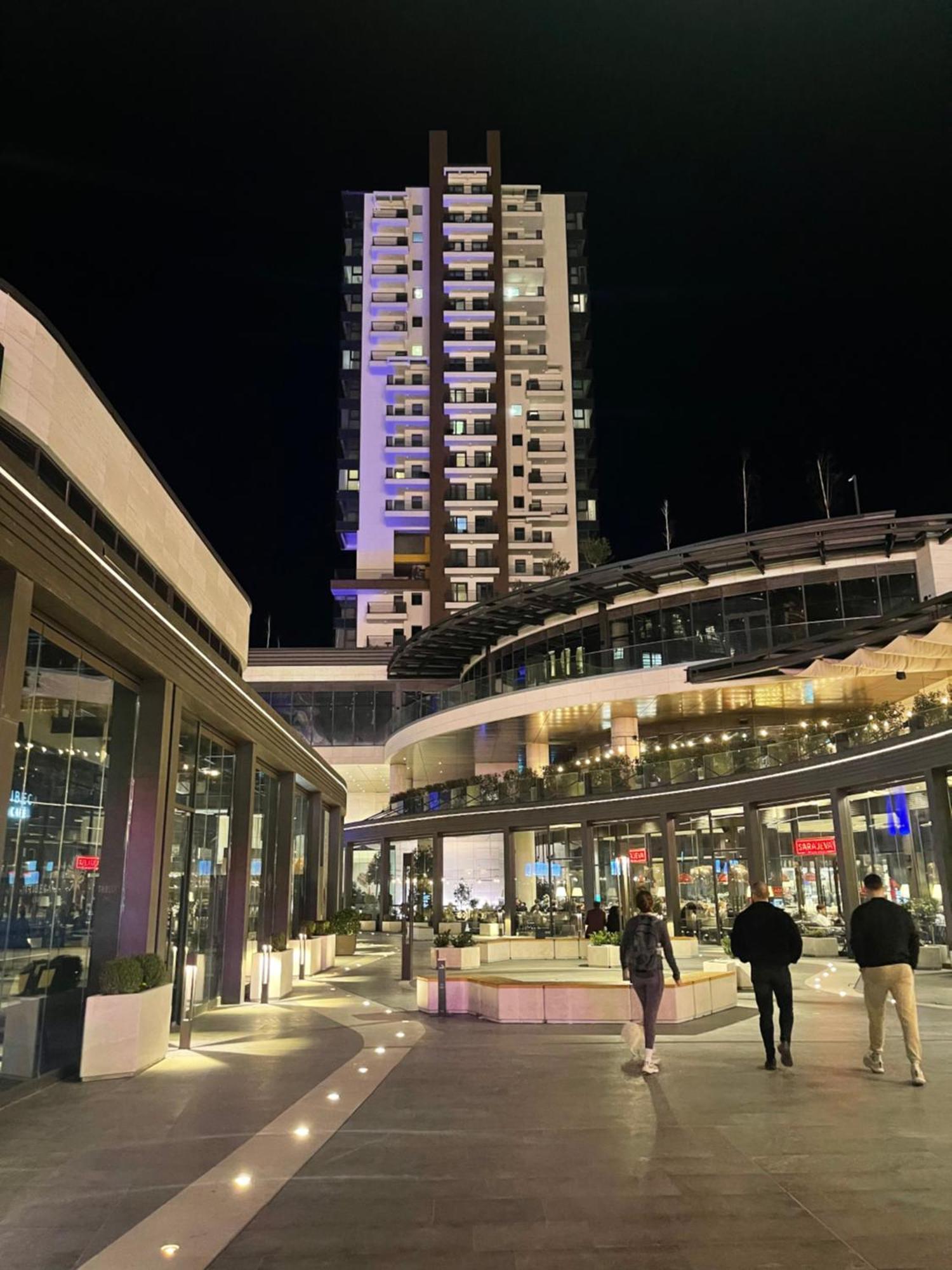 180° View Apartment In Diamond Building Скоп'є Екстер'єр фото