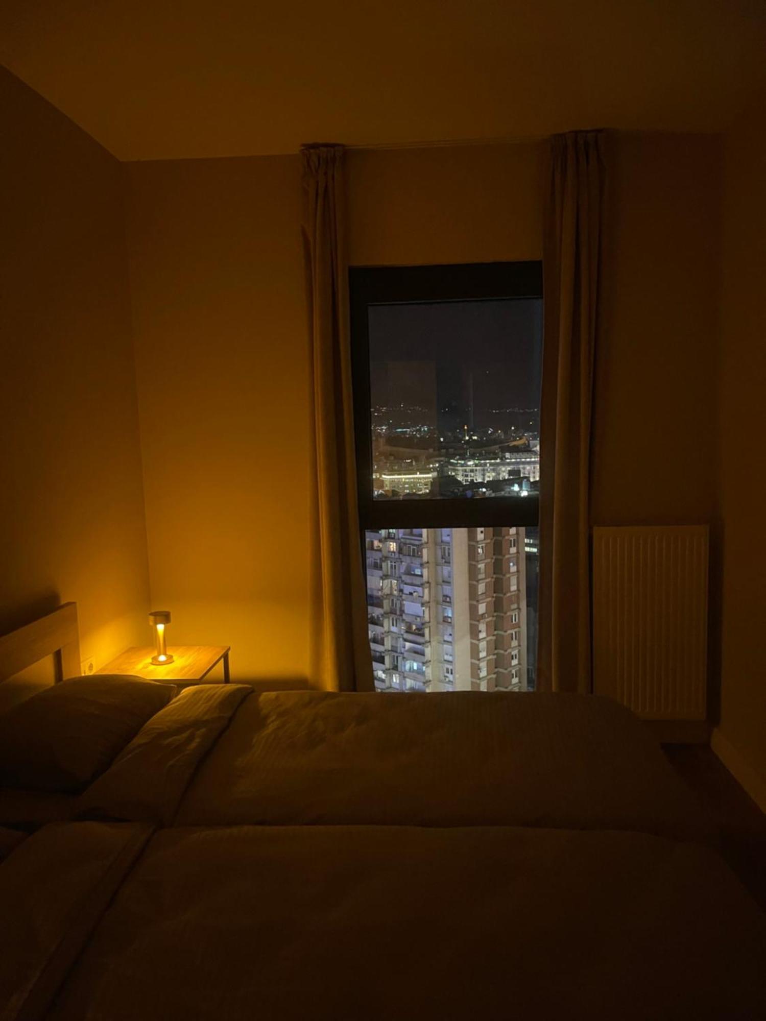 180° View Apartment In Diamond Building Скоп'є Екстер'єр фото
