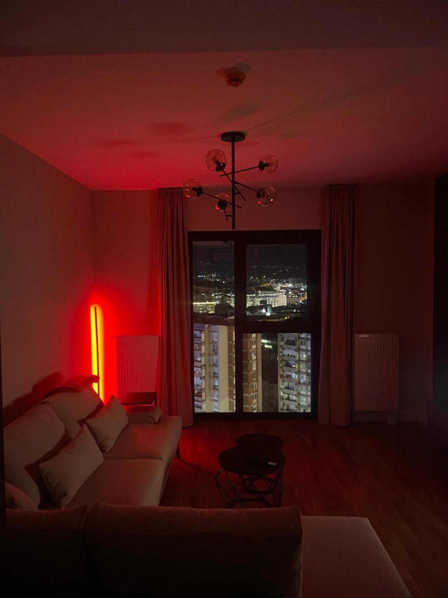 180° View Apartment In Diamond Building Скоп'є Екстер'єр фото