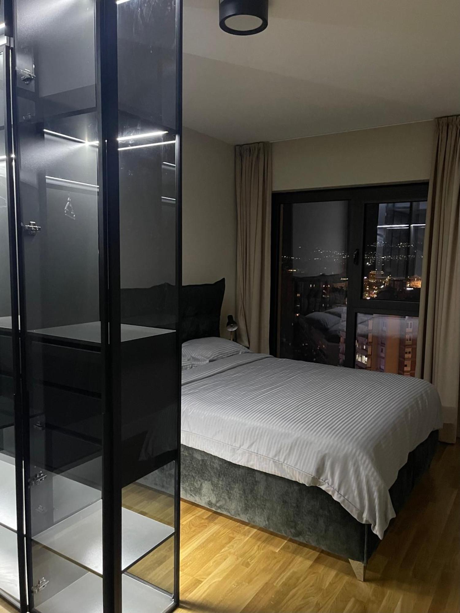 180° View Apartment In Diamond Building Скоп'є Екстер'єр фото