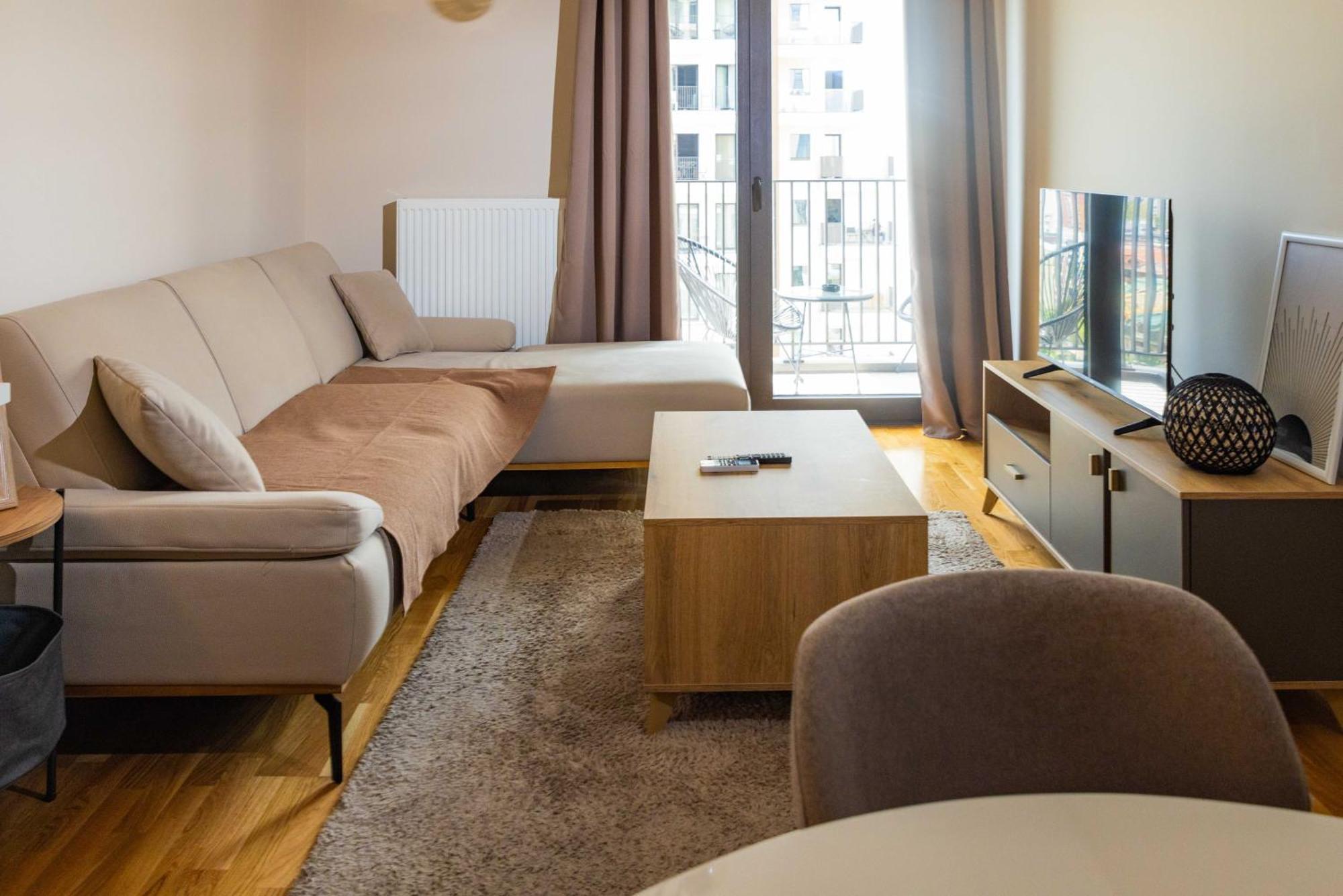 180° View Apartment In Diamond Building Скоп'є Екстер'єр фото